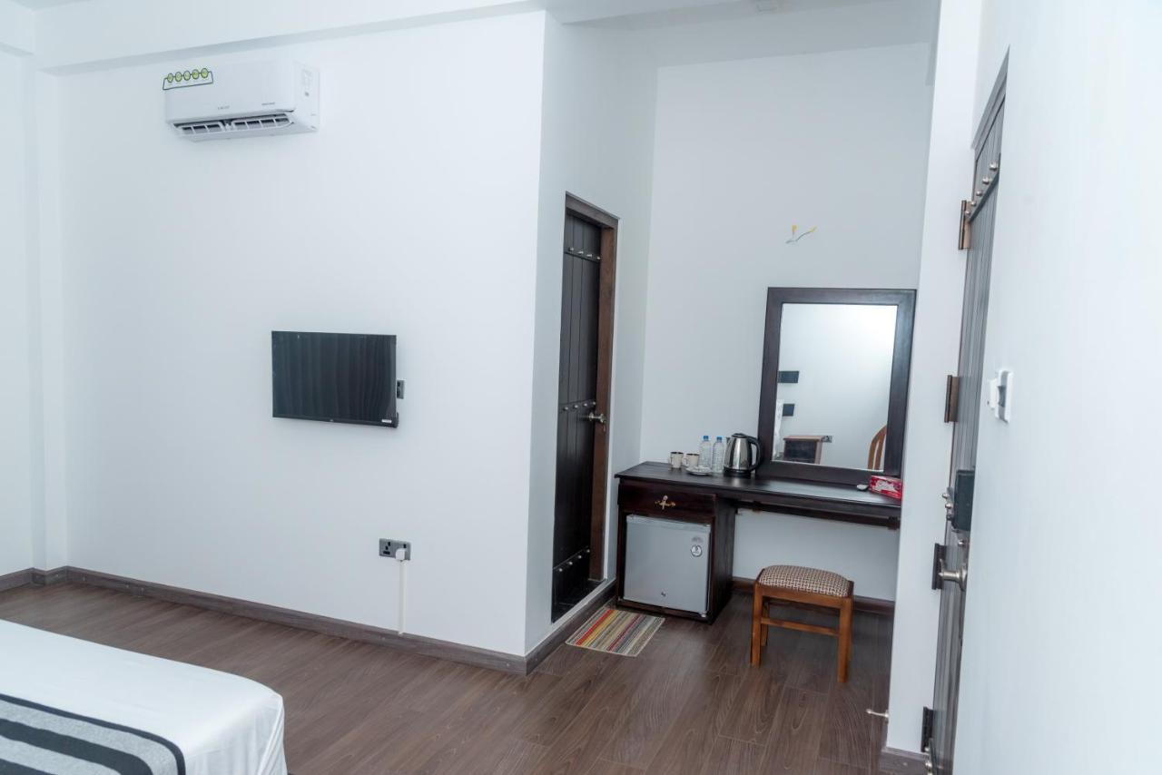Black Mustang Hotel Дамбула Екстериор снимка