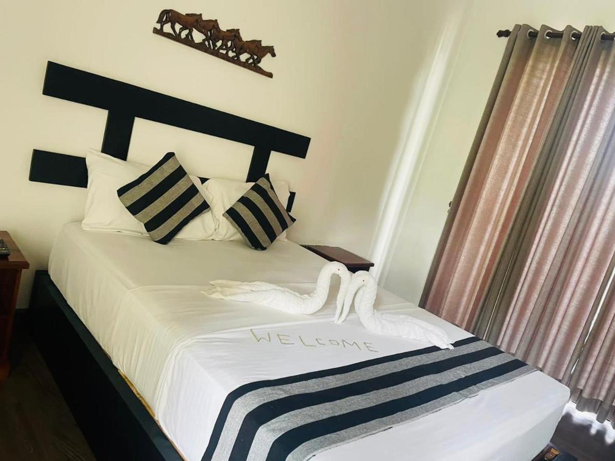 Black Mustang Hotel Дамбула Екстериор снимка