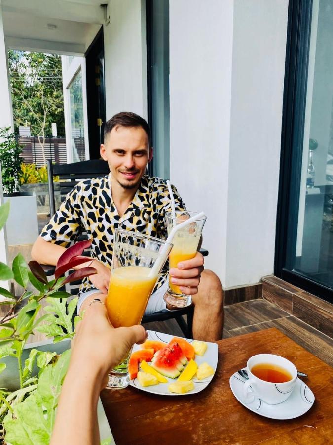 Black Mustang Hotel Дамбула Екстериор снимка